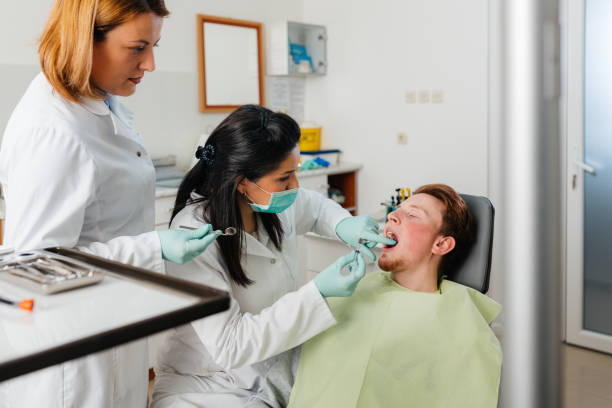 Best Emergency Tooth Extraction in Strawberry, CA